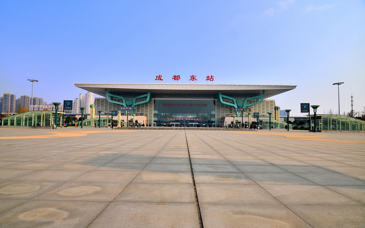从成都东站乘车可直达41个景区,趁春天,出发吧!